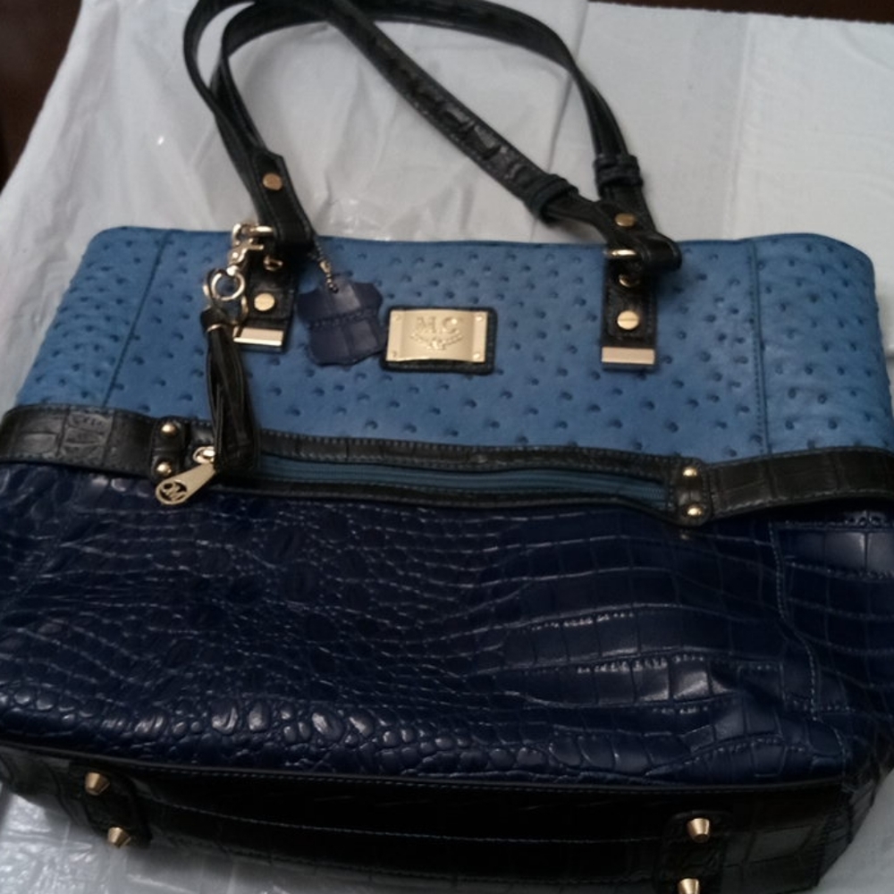 Madi Claire leather shoulder bag